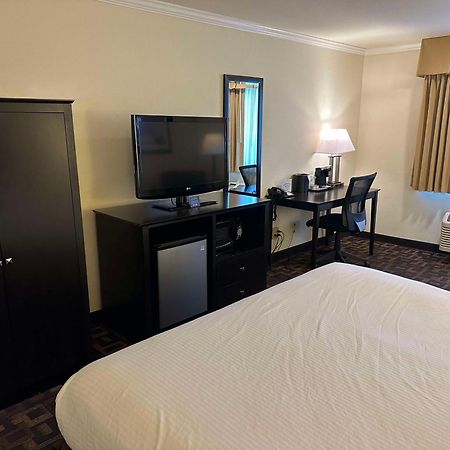 Best Western Plus Inn Of Hayward Buitenkant foto