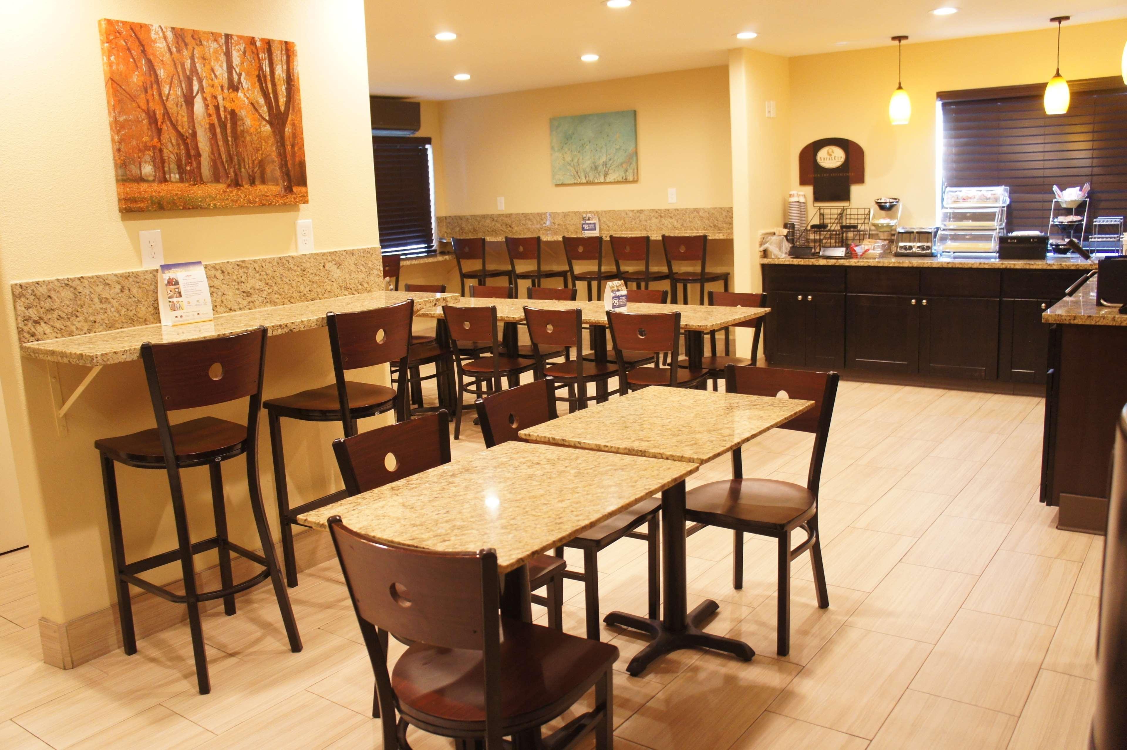 Best Western Plus Inn Of Hayward Buitenkant foto