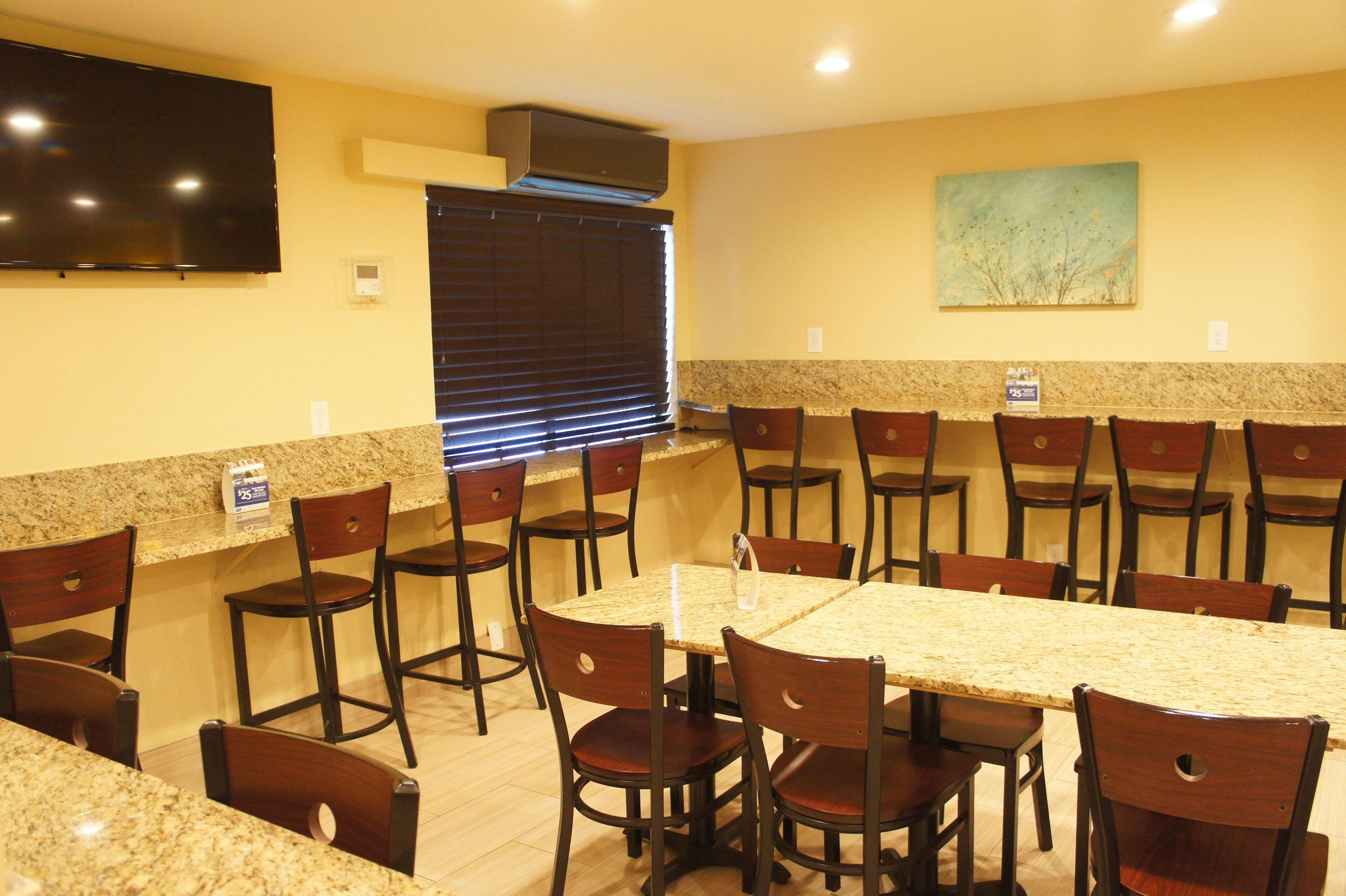Best Western Plus Inn Of Hayward Buitenkant foto