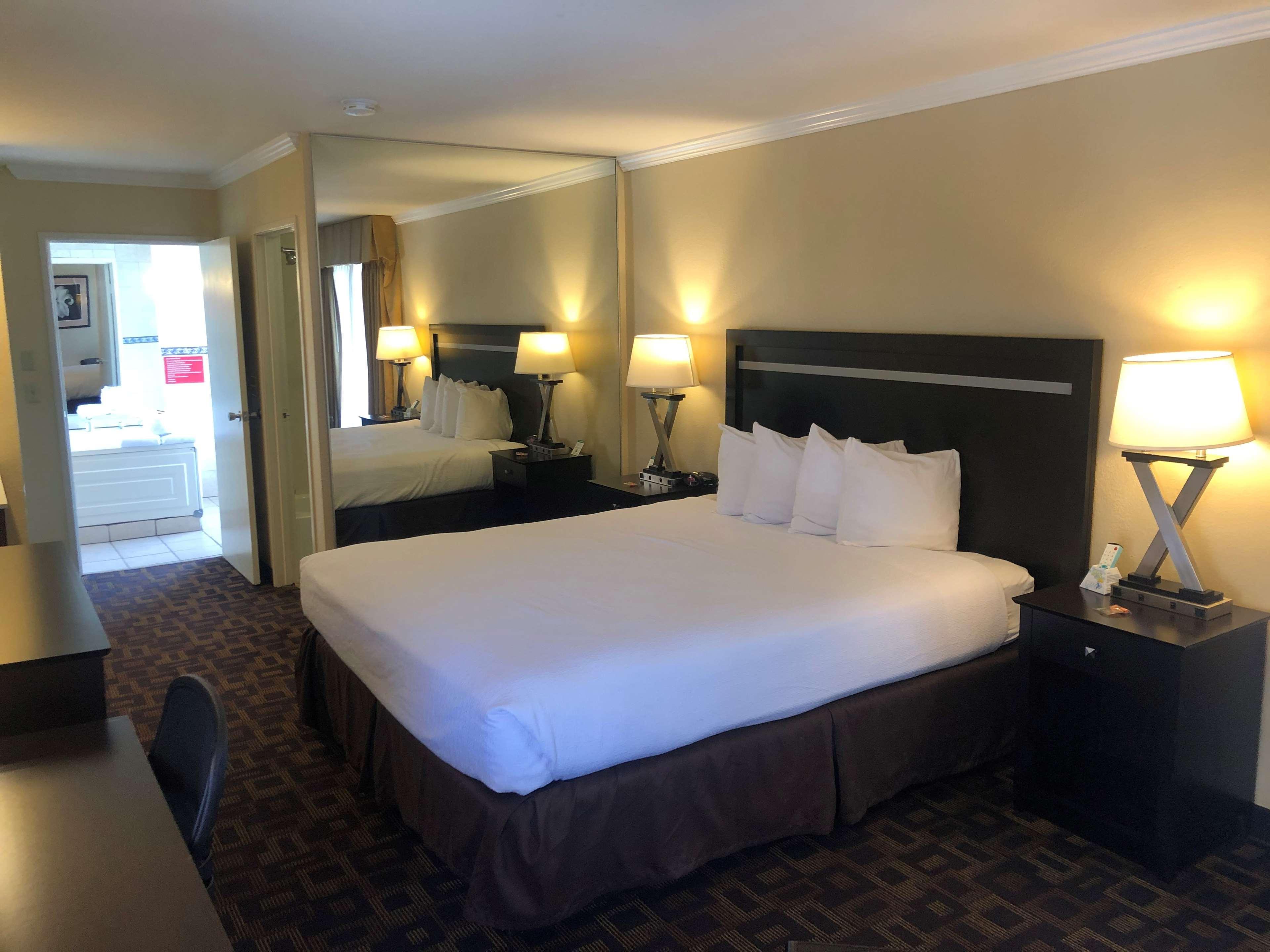 Best Western Plus Inn Of Hayward Buitenkant foto