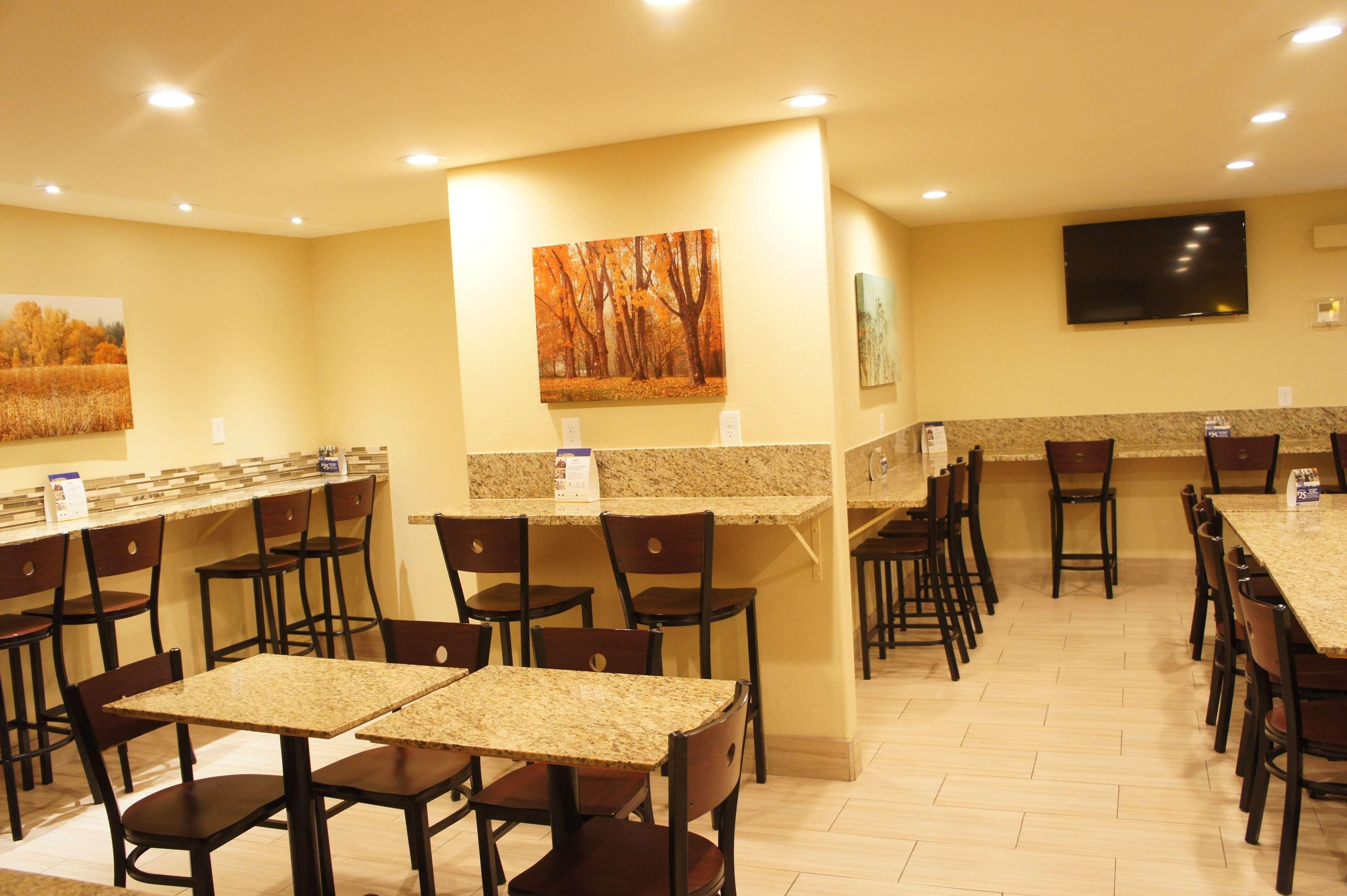 Best Western Plus Inn Of Hayward Buitenkant foto