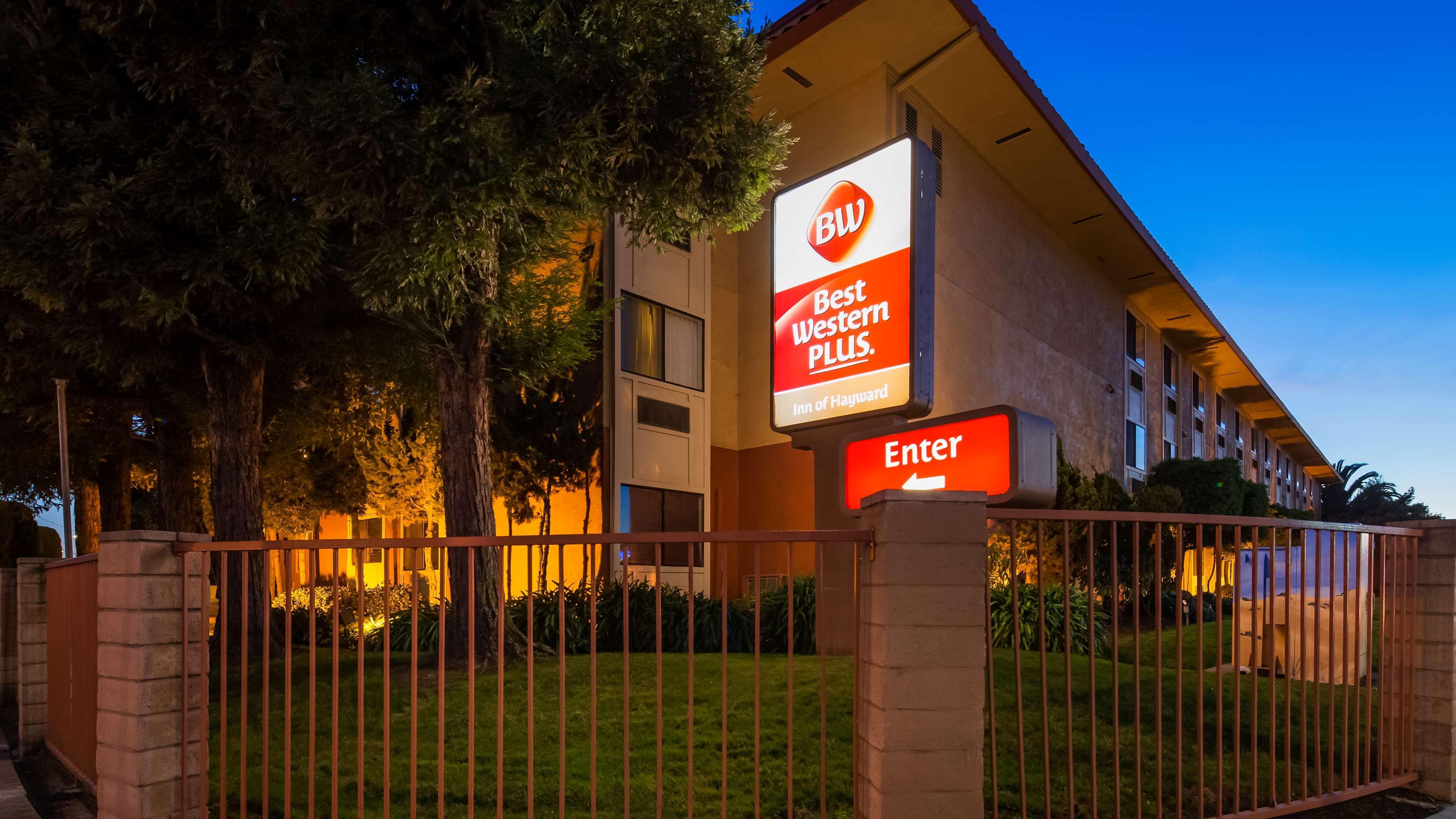 Best Western Plus Inn Of Hayward Buitenkant foto