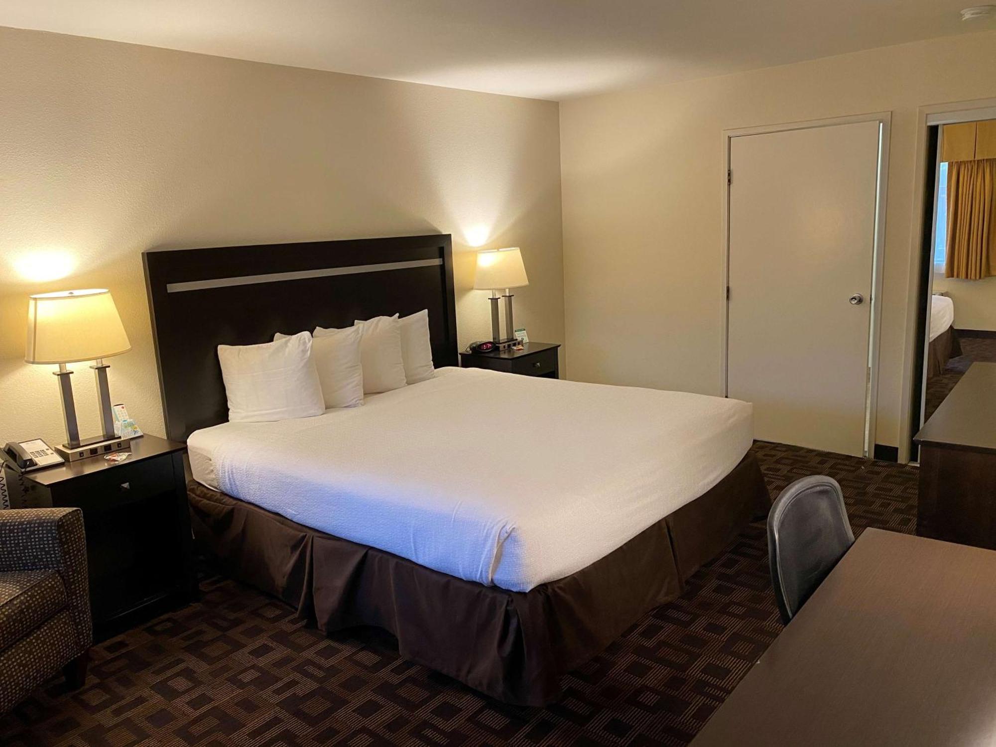 Best Western Plus Inn Of Hayward Buitenkant foto