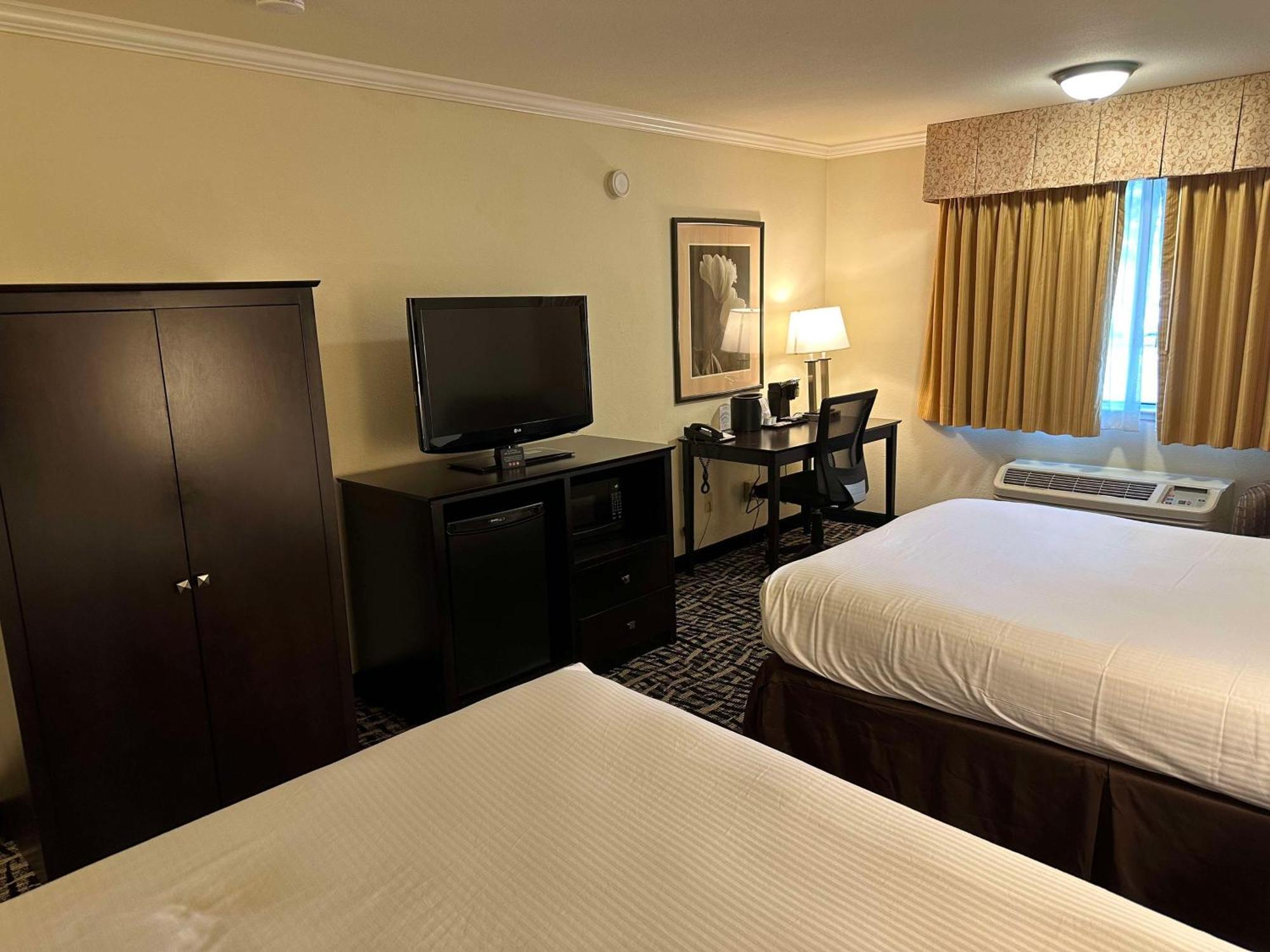 Best Western Plus Inn Of Hayward Buitenkant foto