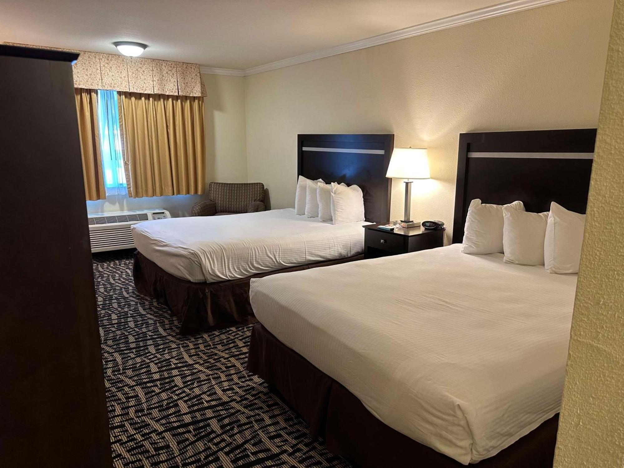 Best Western Plus Inn Of Hayward Buitenkant foto