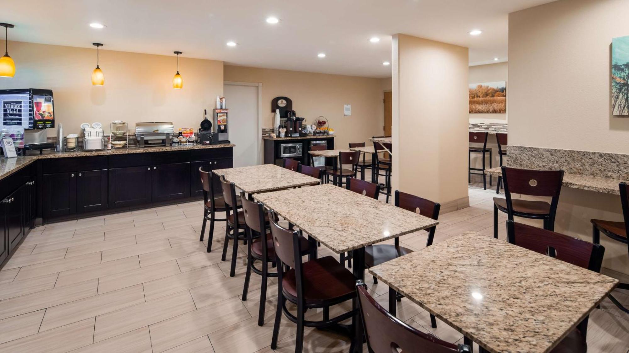 Best Western Plus Inn Of Hayward Buitenkant foto